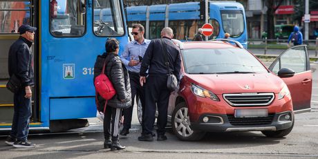 Sudar tramvaja i automobila u Zagrebu - 5