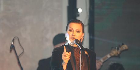 Nina Badrić - 2