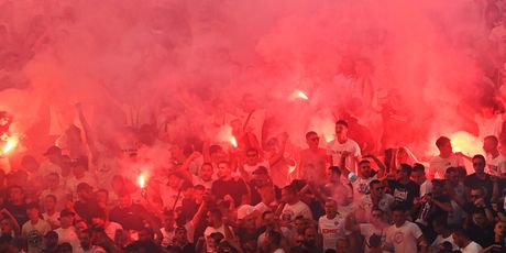 Bakljada Torcide na derbiju