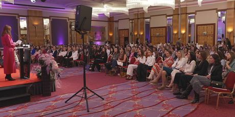 In Magazin: Blanka Vlašić, Odvažna & nježna - 8