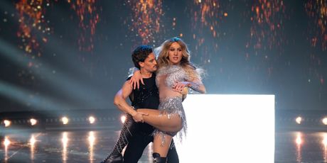 David Amaro kao Melody - 8