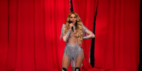 David Amaro kao Melody - 9