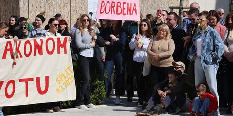 Marš u Splitu u povodu Međunarodnog dana žena - 11