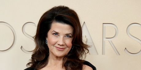 Daphne Zuniga - 6