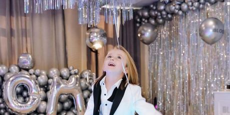 Maja Šuput na Instagramu, Bloom Tatarinov