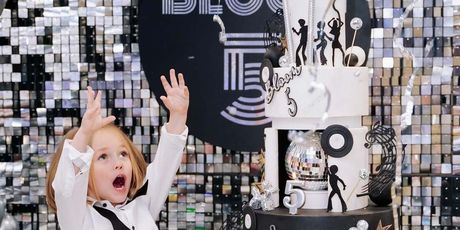 Maja Šuput na Instagramu, Bloom Tatarinov