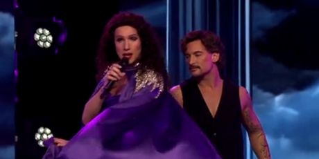 David Amaro kao Doris Dragović