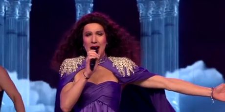 David Amaro kao Doris Dragović