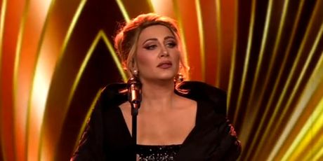 Iva Ajduković kao Adele