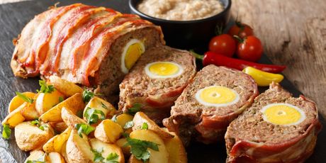 Mesna štruca punjena kuhanim jajima