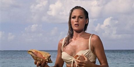 Ursula Andress - 1