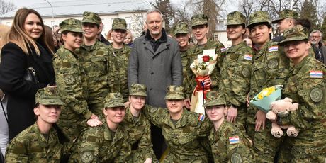 Marko Perković Thompson, Diva Marija Perković, Sandra Perković