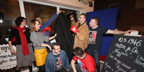 Spomenik Chucku Norrisu - 2