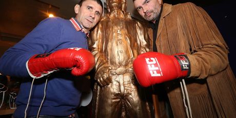 Spomenik Chucku Norrisu - 3