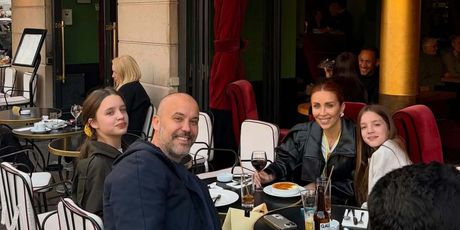 Lana Klingor Mihić s obitelji u Parizu - 6