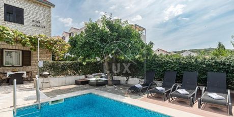 Kuća u Sutivanu na Braču