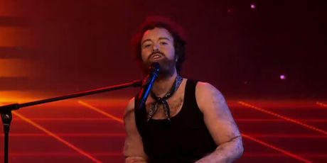 Dora Trogrlić kao Michael Sembello