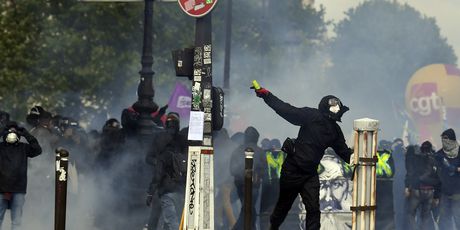 Proslava Praznika rada u Francuskoj se otela kontroli (Foto: AFP)