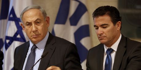 Benjamin Netanyahu i aktualni šef Mossada Yossi Cohen (Foto: AFP)
