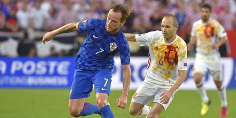 Ivan Rakitić i Andres Iniesta (Foto: AFP)