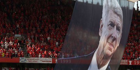 Slika u čast Wengera (Foto: AFP)