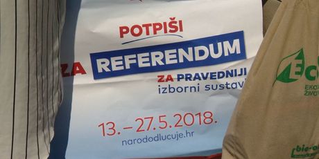 Počelo prikupljanje potpisa za referendume (Foto: Dnevnik.hr) - 5