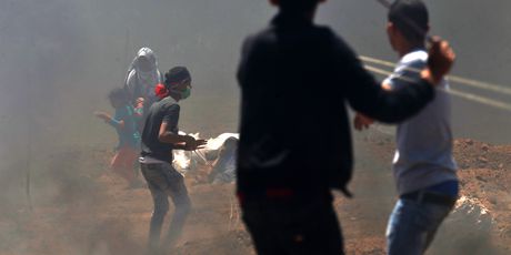 Palestinci prosvjeduju (Foto: AFP)