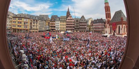 Navijači Eintrachta (Foto: AFP)