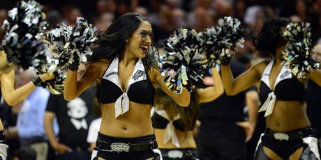Cheerleadersice San Antonio Spursa (Foto: AFP)