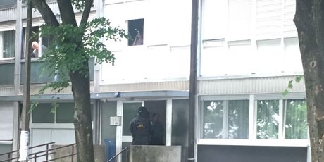 Policija istražuje što se dogodilo u Novom Zagrebu (Foto: dnevnik.hr) - 5