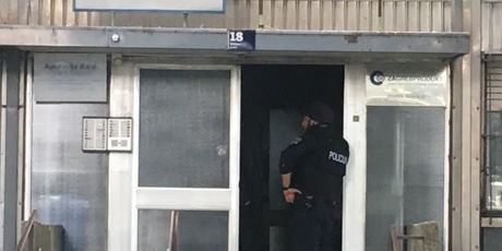 Policija istražuje što se dogodilo u Novom Zagrebu (Foto: dnevnik.hr) - 6