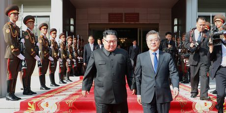 Kim Jong-un i Moon Jae-in (Foto: AFP)