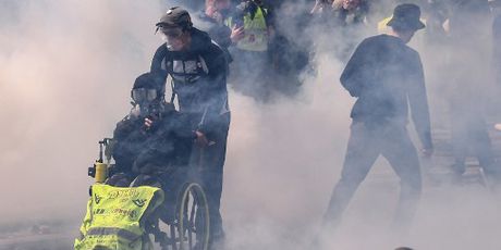 Prosvjed žutih prsluka u Parizu (Foto: AFP) - 1