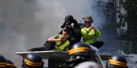 Prosvjed žutih prsluka u Parizu (Foto: AFP) - 3