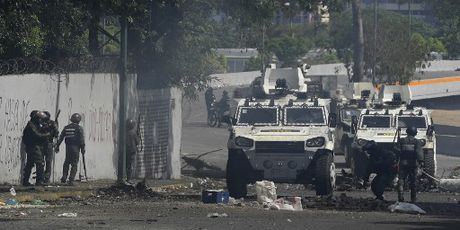 Venezuela tone u kaos (Foto: AFP)