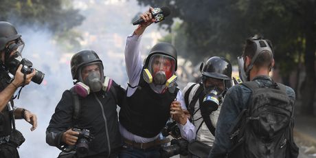 Kaos u Venezueli (Foto: AFP) - 1