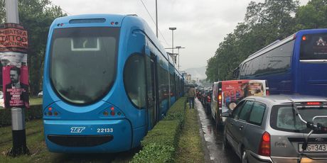 Zastoj tramvaja na Držićevoj (Foto: Dnevnik.hr)