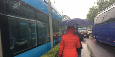 Zastoj tramvaja na Držićevoj (Foto: Dnevnik.hr)