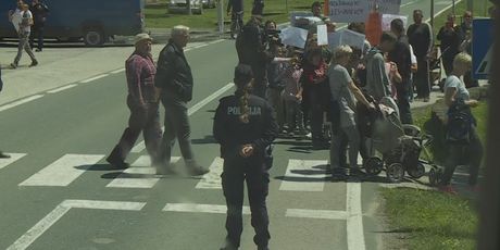 Prosvjed u Tovarniku (Foto: Dnevnik.hr)