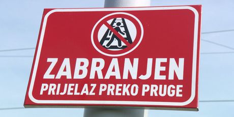 Znak za zabranu prijelaza (Foto: Dnevnik.hr)