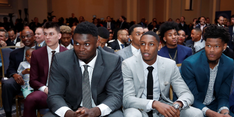 Zion Williamson prati NBA Draft Lottery (Foto: AFP)