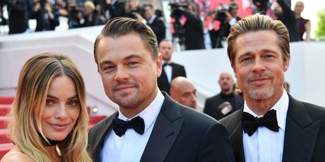 Brad Pitt, Leonardo DiCaprio i Margot Robbie (Foto: AFP)