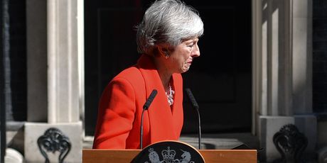 Theresa May najavila ostavku (Foto: Daniel LEAL-OLIVAS / AFP)