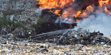 Veliki požar na deponija smeća u Totovcu (Fhoto: Vjeran Zganec Rogulja/PIXSELL) - 4