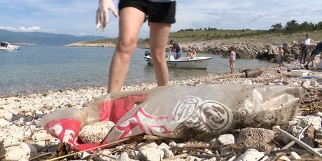 Čišćenje plaža od plastike (Foto: Dnevnik.hr)