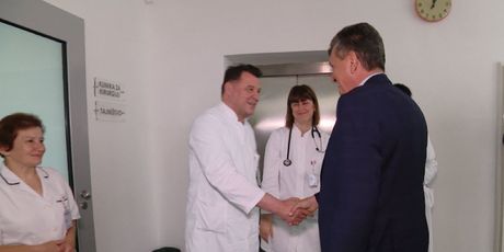 Milan Kujundžić u posjetu klinici za kirurgiju (Foto: Dnevnik.hr) - 2