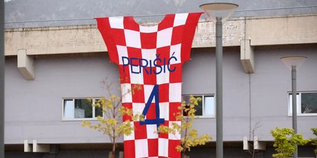 Dres Ivana Perišića u Omišu (Photo: Miranda Cikotic/PIXSELL)