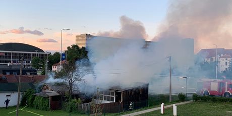Požar barake u zagrebačkom naselju Trnje