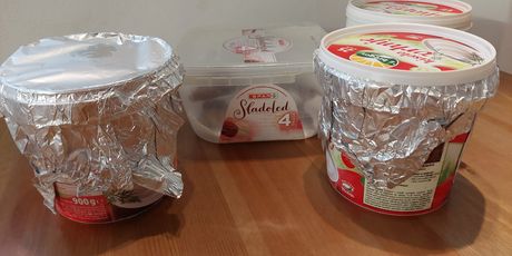 Domaća hrana u plastičnim posudicama