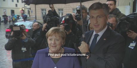 Hrvatski političari s kišobranom - 4